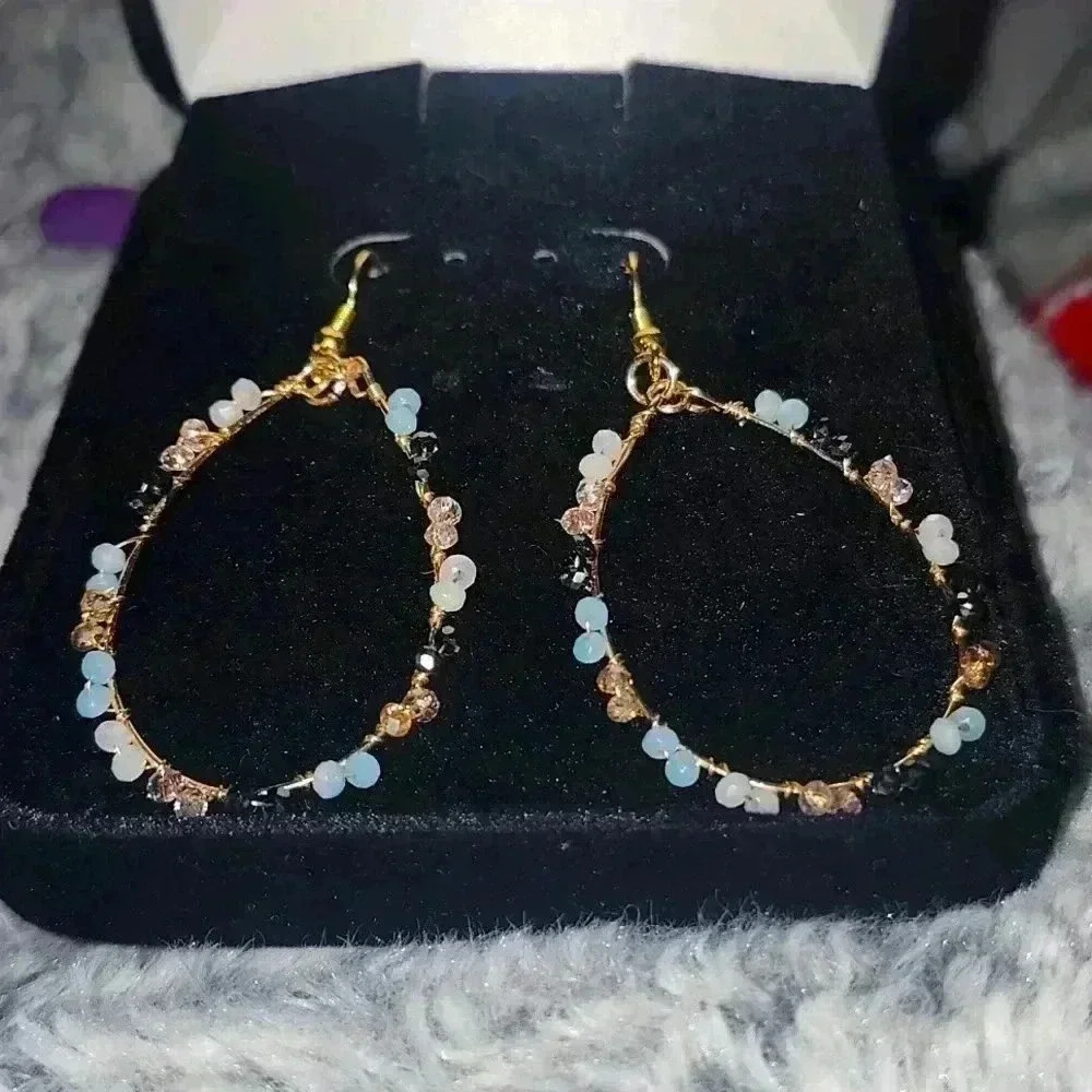 Handcrafted Gorgeous Hoop earrings Nickle Free!! - Picture 4 of 4